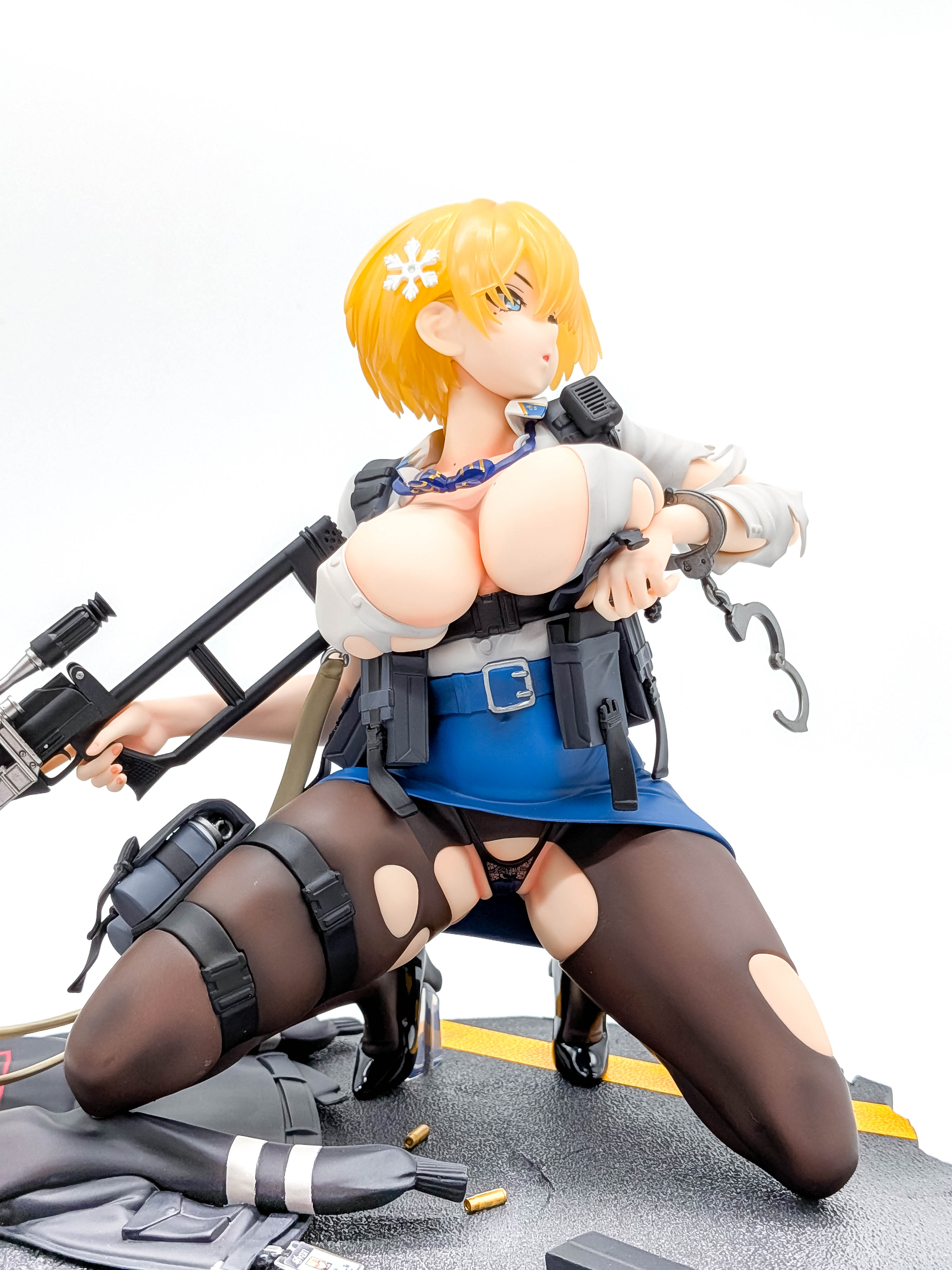 VSK-94 Heavy Damage Ver full kneeling pose