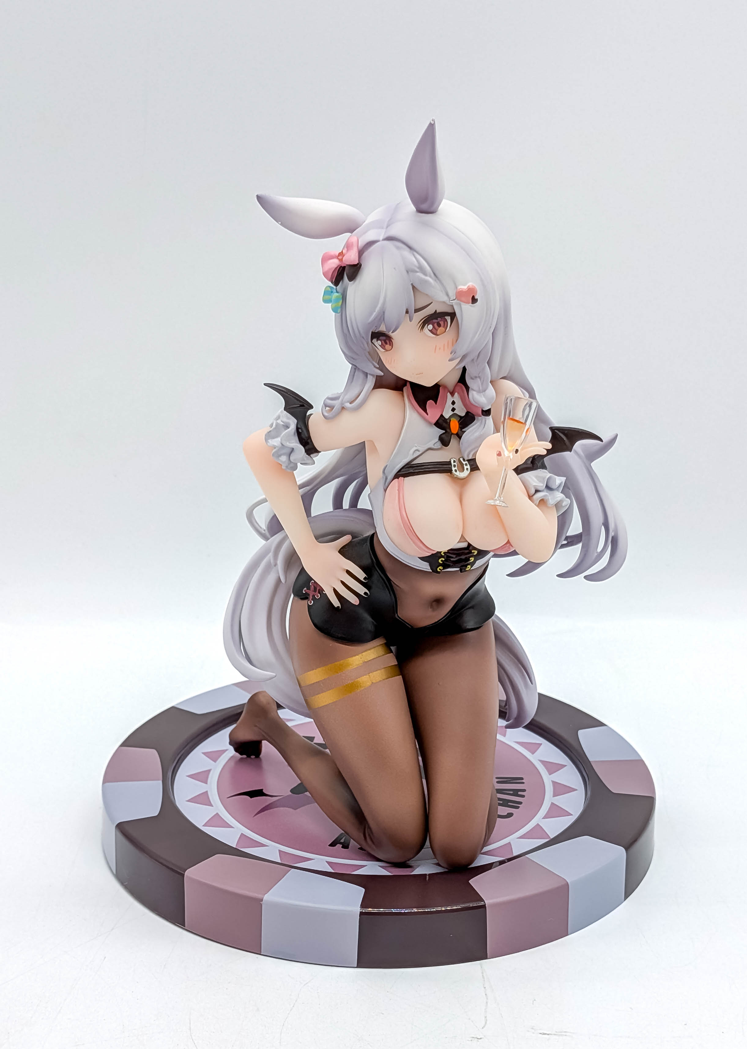 Ashige-chan Lucky Dealer Ver. figure main full front view with wine glass