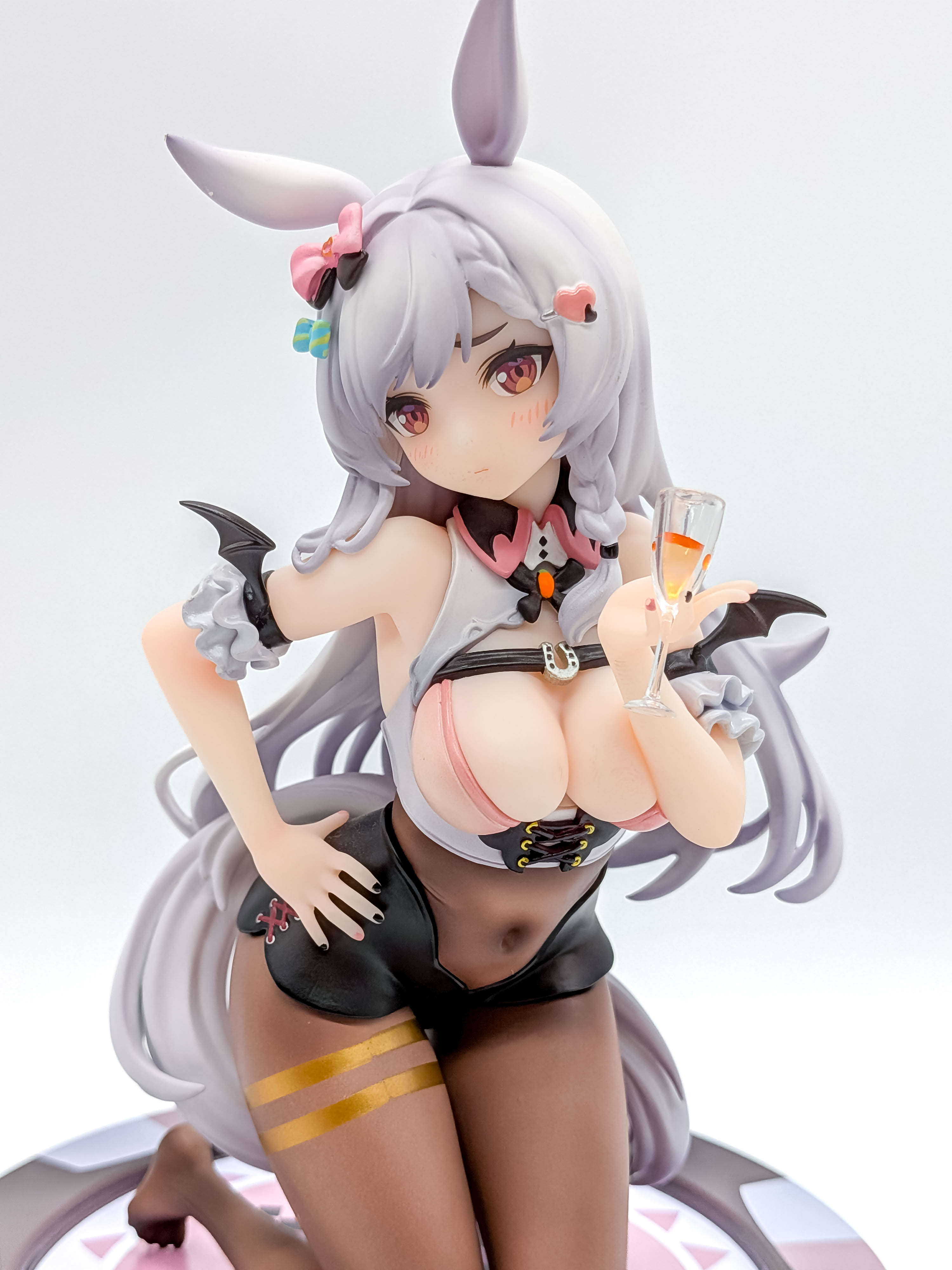 Ashige-chan figure face silver hair dealer outfit and wine glass close-up