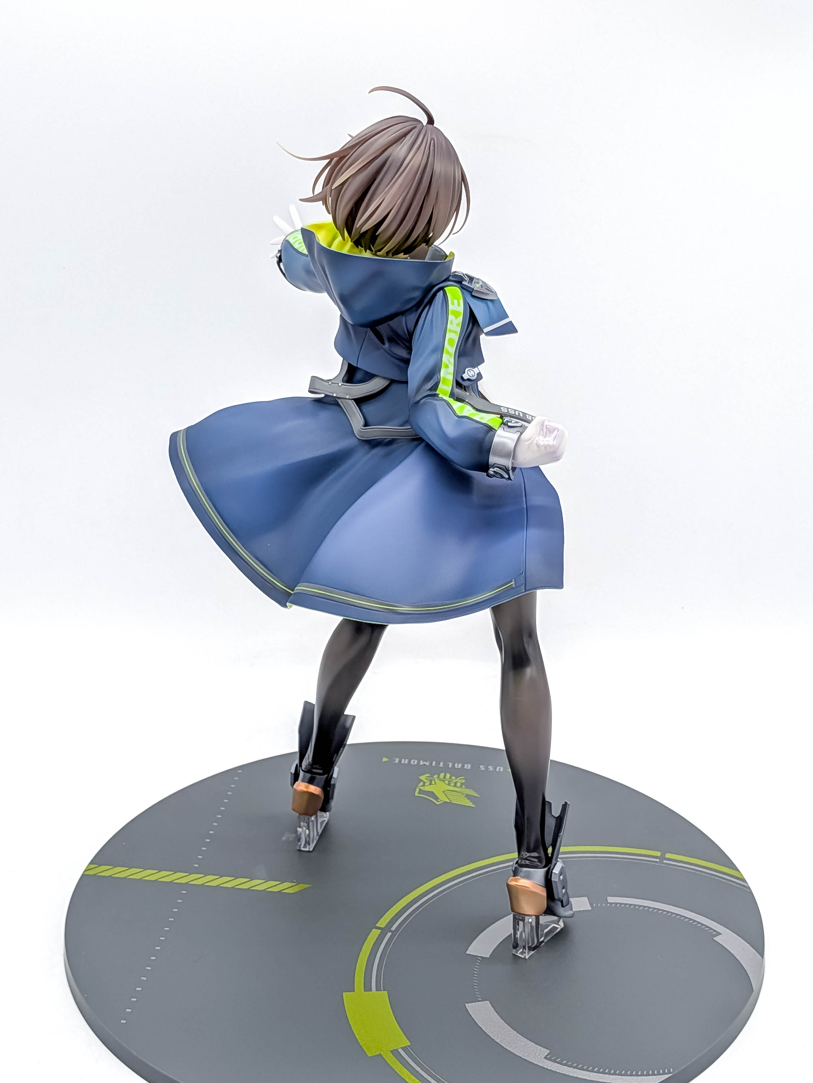 Baltimore 1/7 scale figure full rear view without rigging