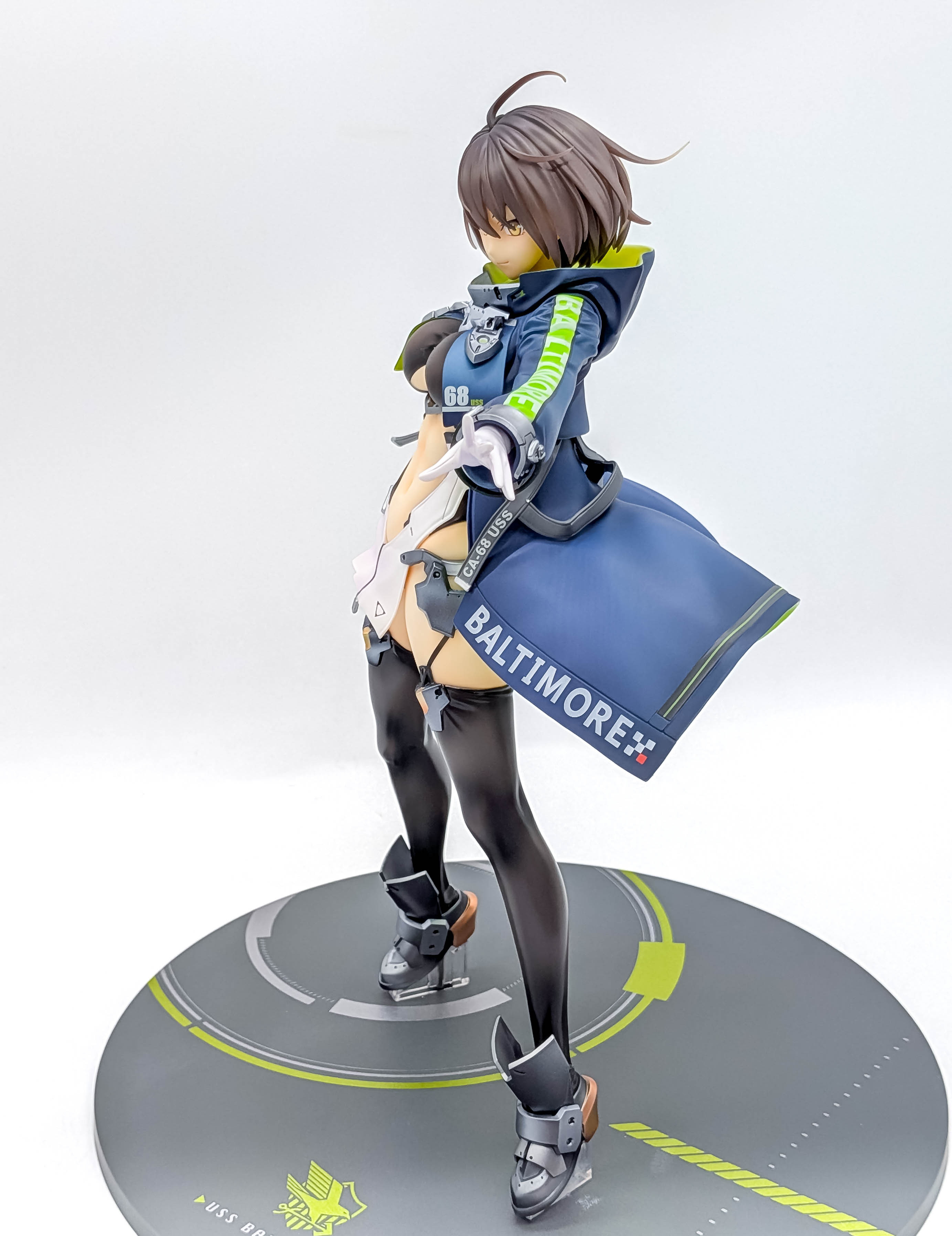 Baltimore figure full side view without rigging
