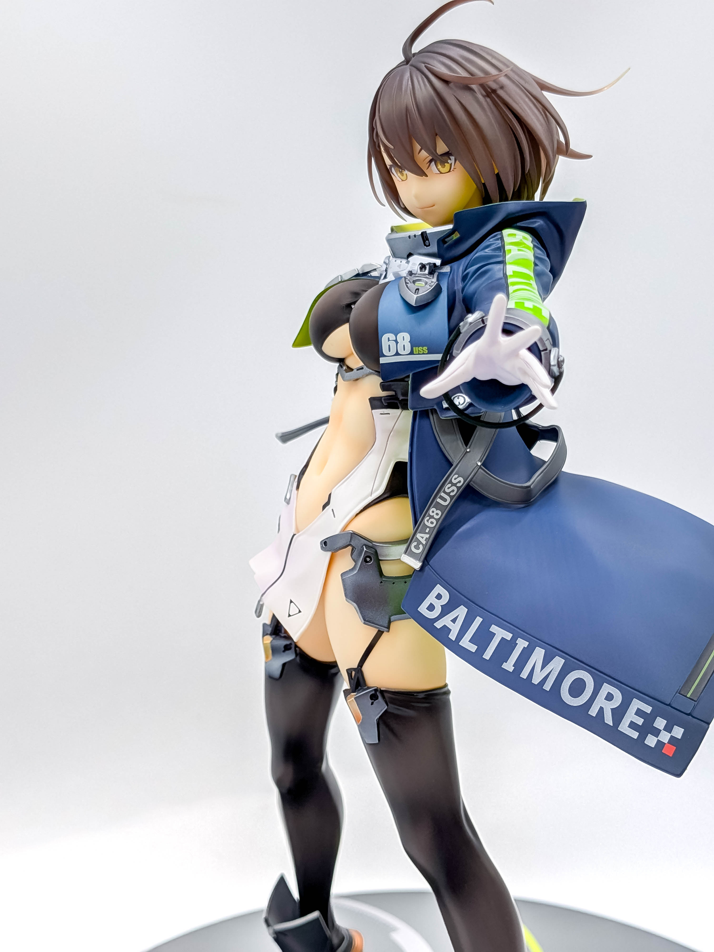 Baltimore figure side upper-body coat and waist detail