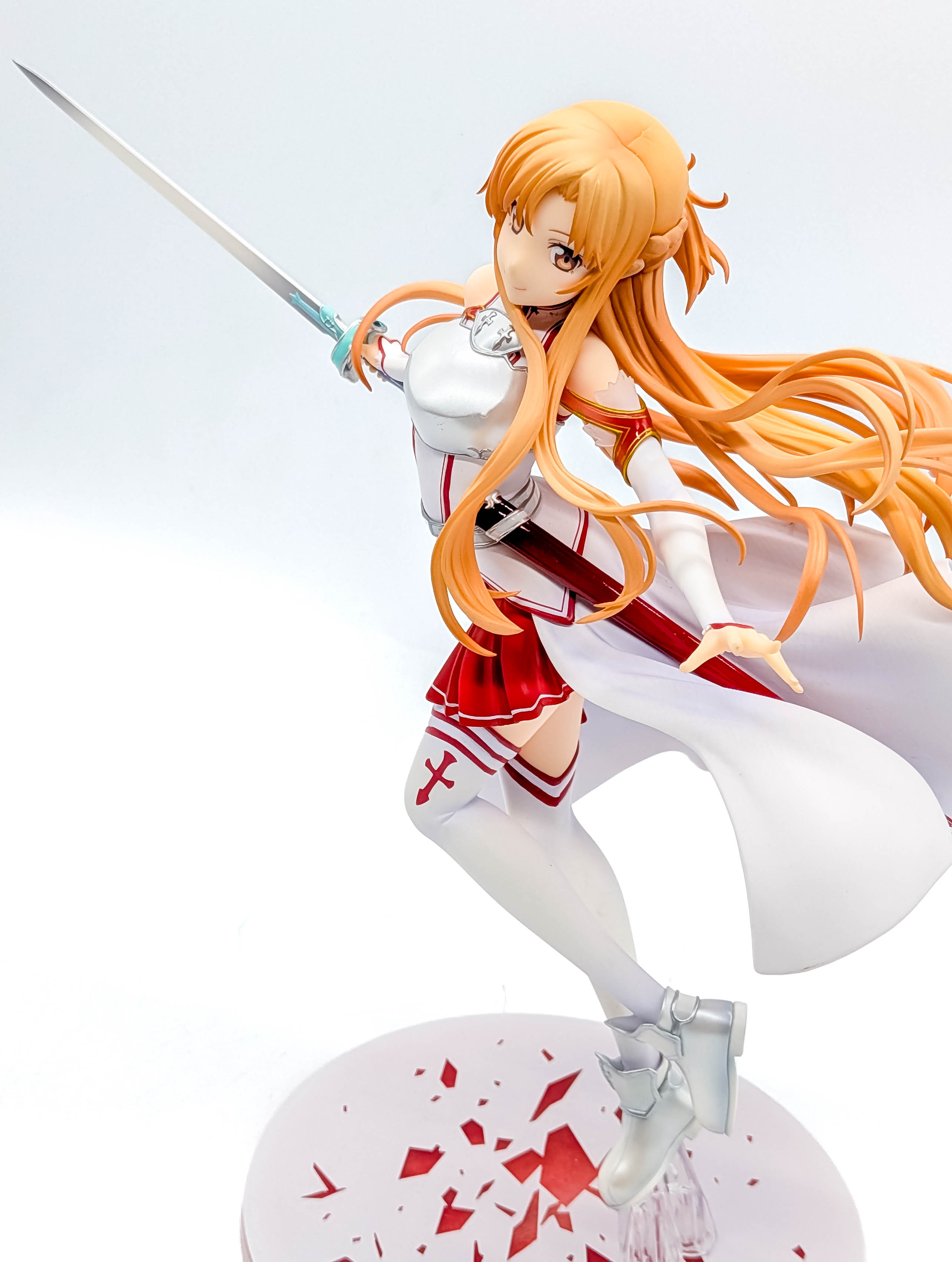 Asuna figure three-quarter full view holding Lambent Light