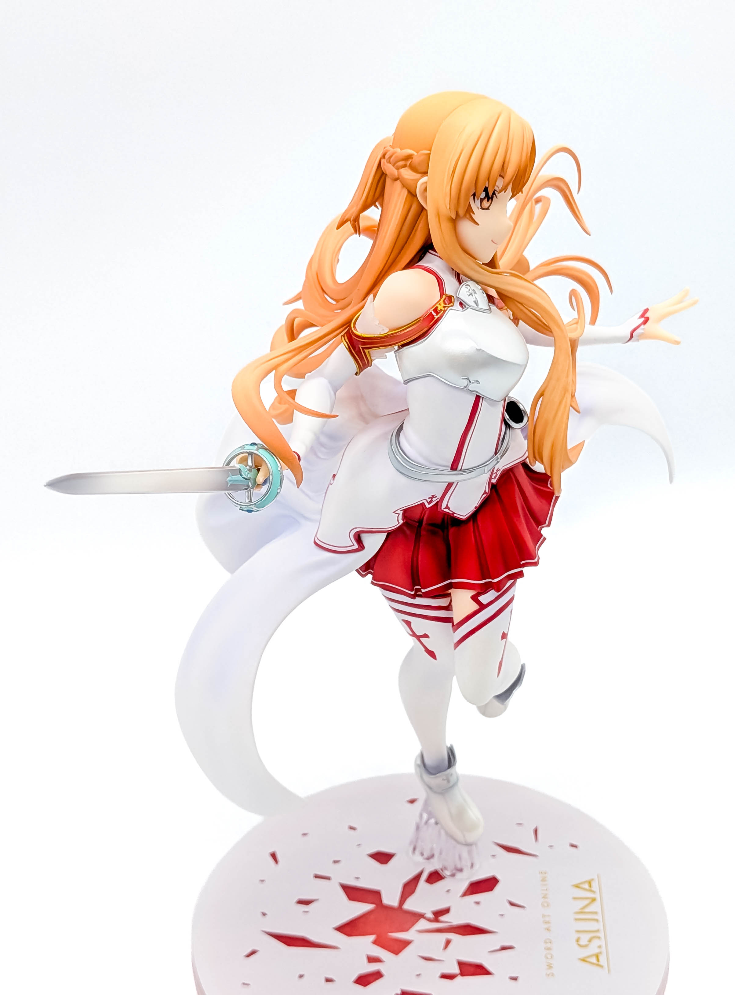 Asuna Ordinal Scale figure opposite front view with sword and base