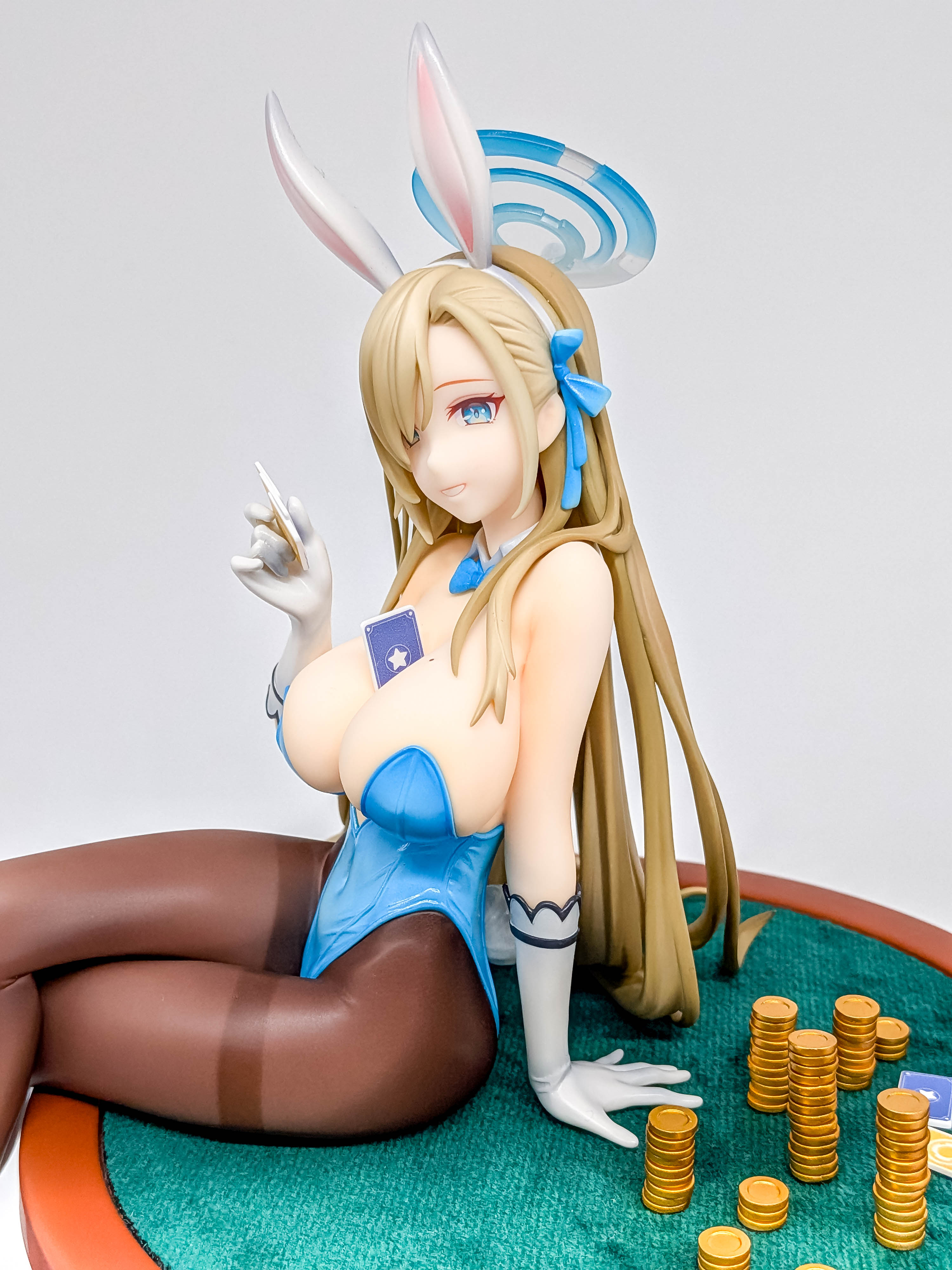Asuna Ichinose Bunny Girl figure side face blonde hair ears and halo