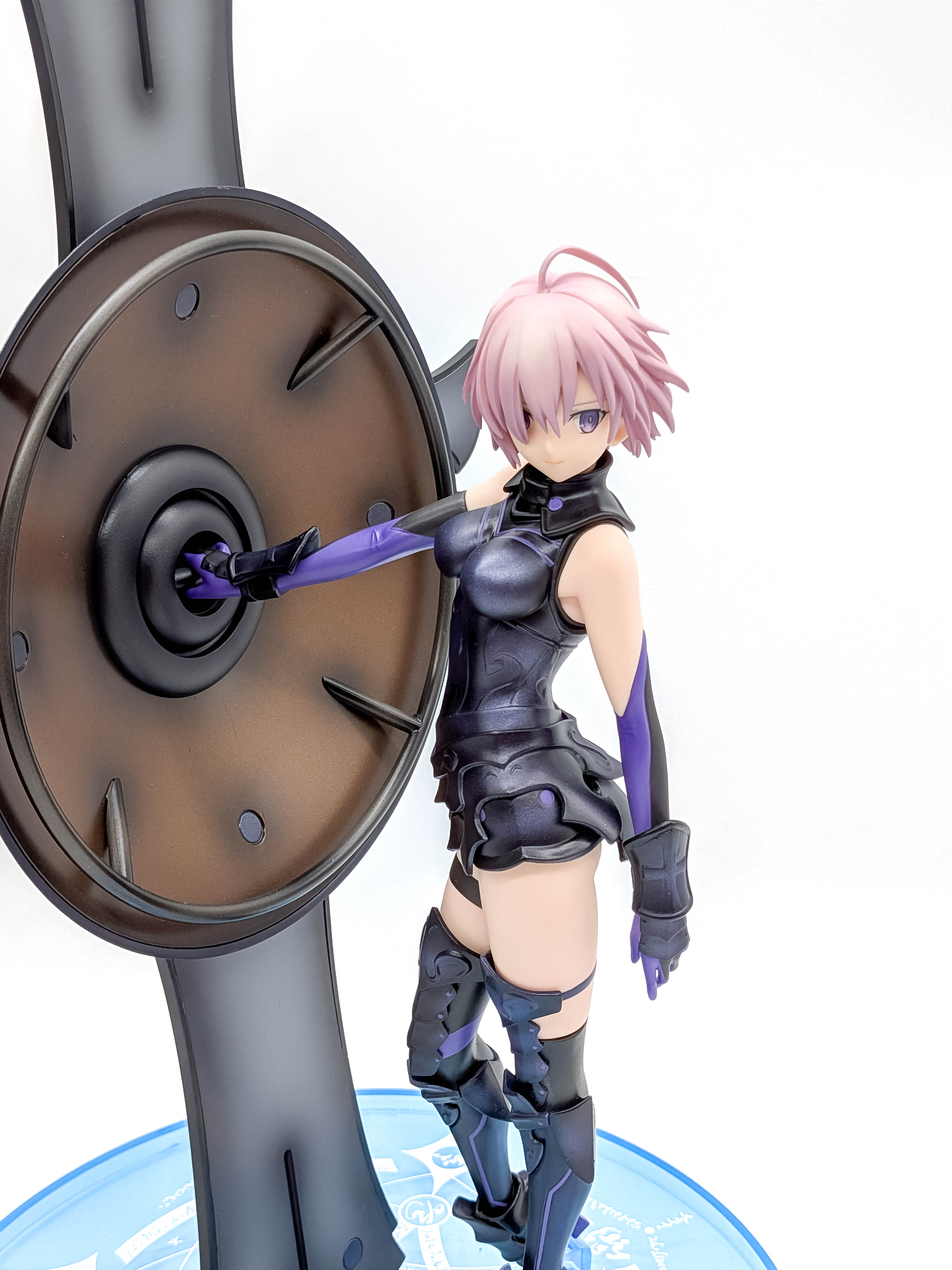 Mash Kyrielight figure three-quarter view with armor and shield