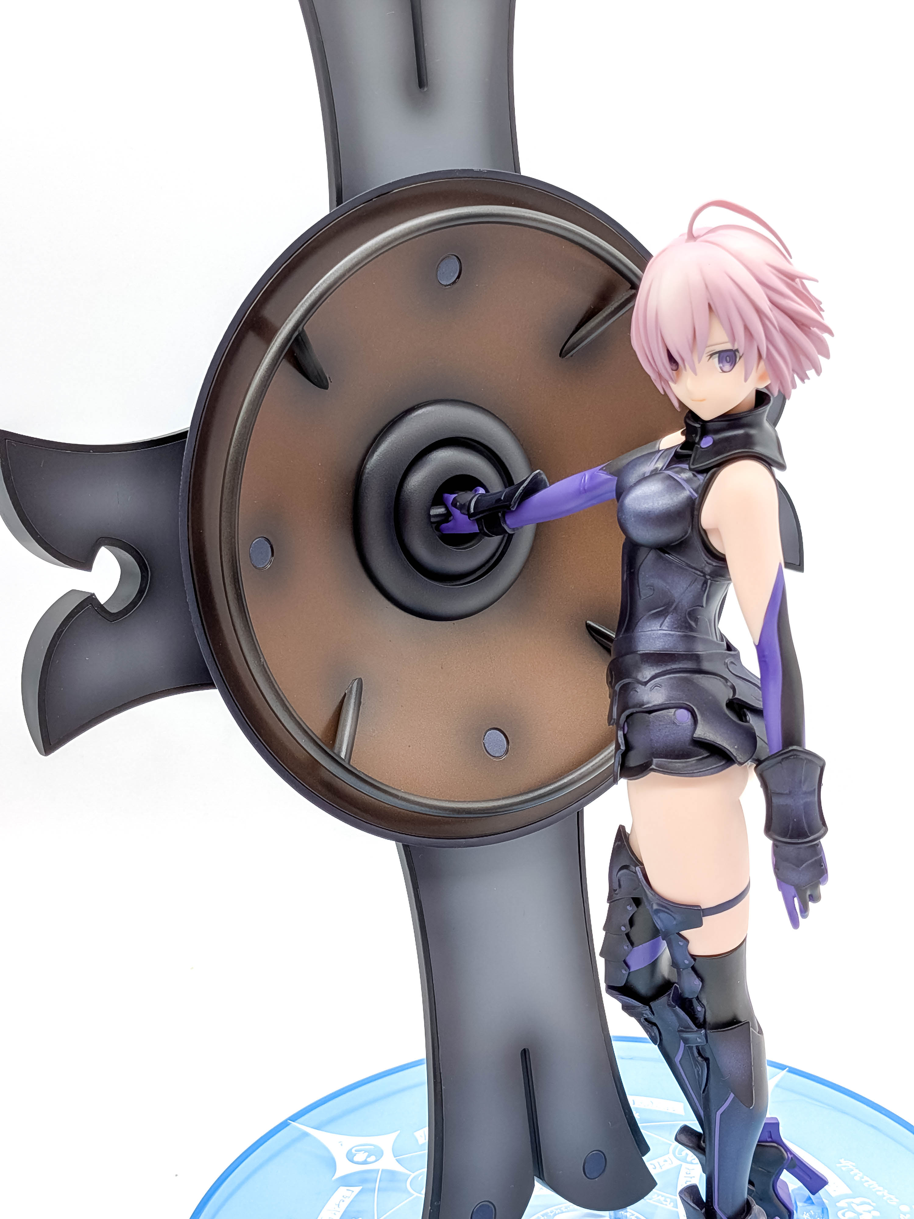 Mash Kyrielight figure full view with giant Shielder shield