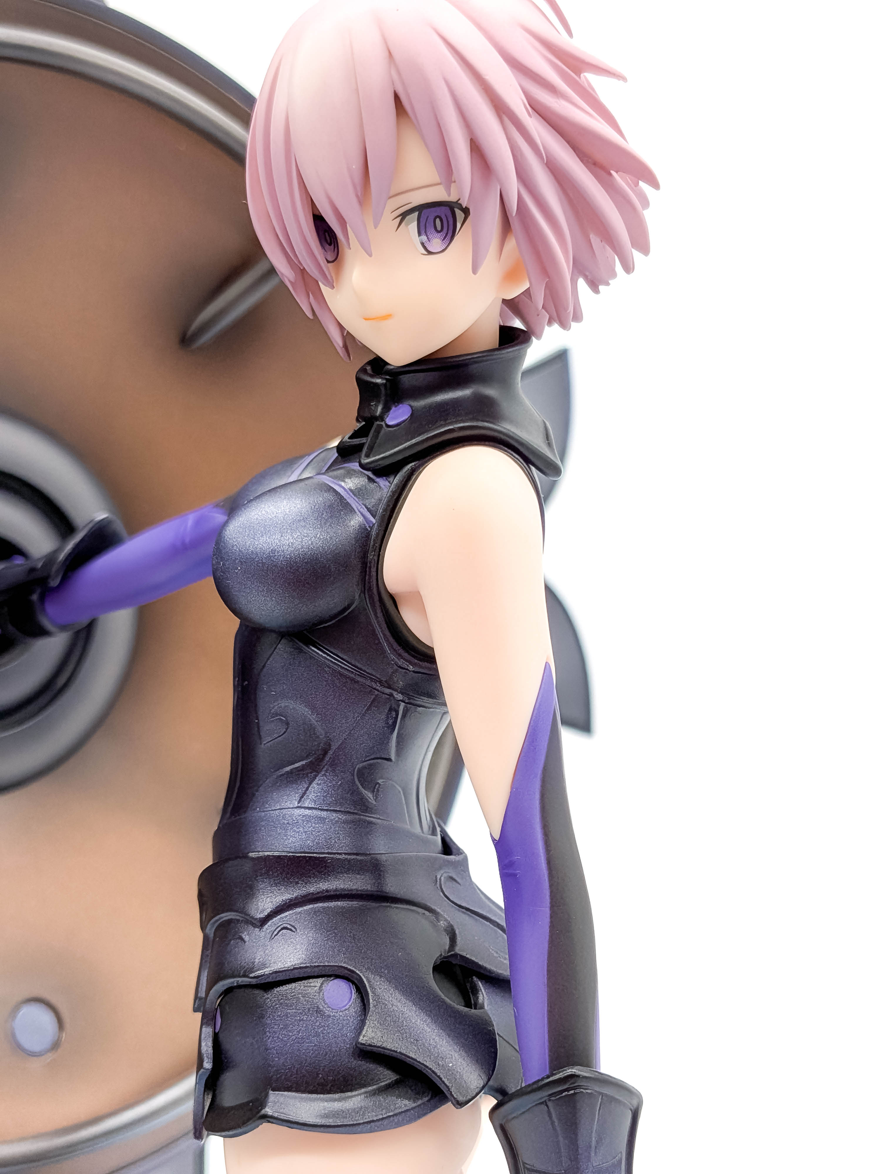 Mash Kyrielight figure side profile hair and upper armor