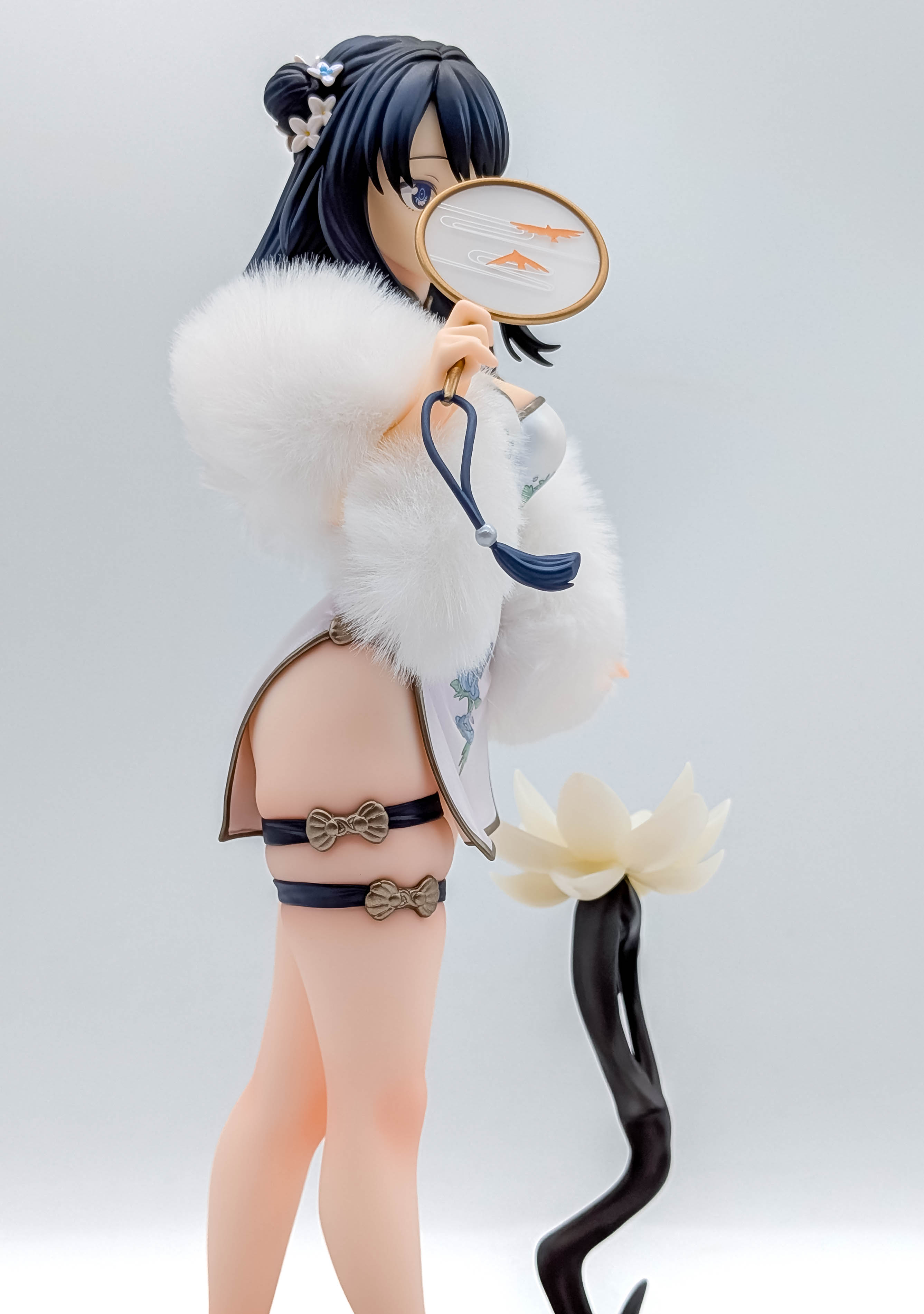 Rikka Takarada figure right-side upper-body view with fan