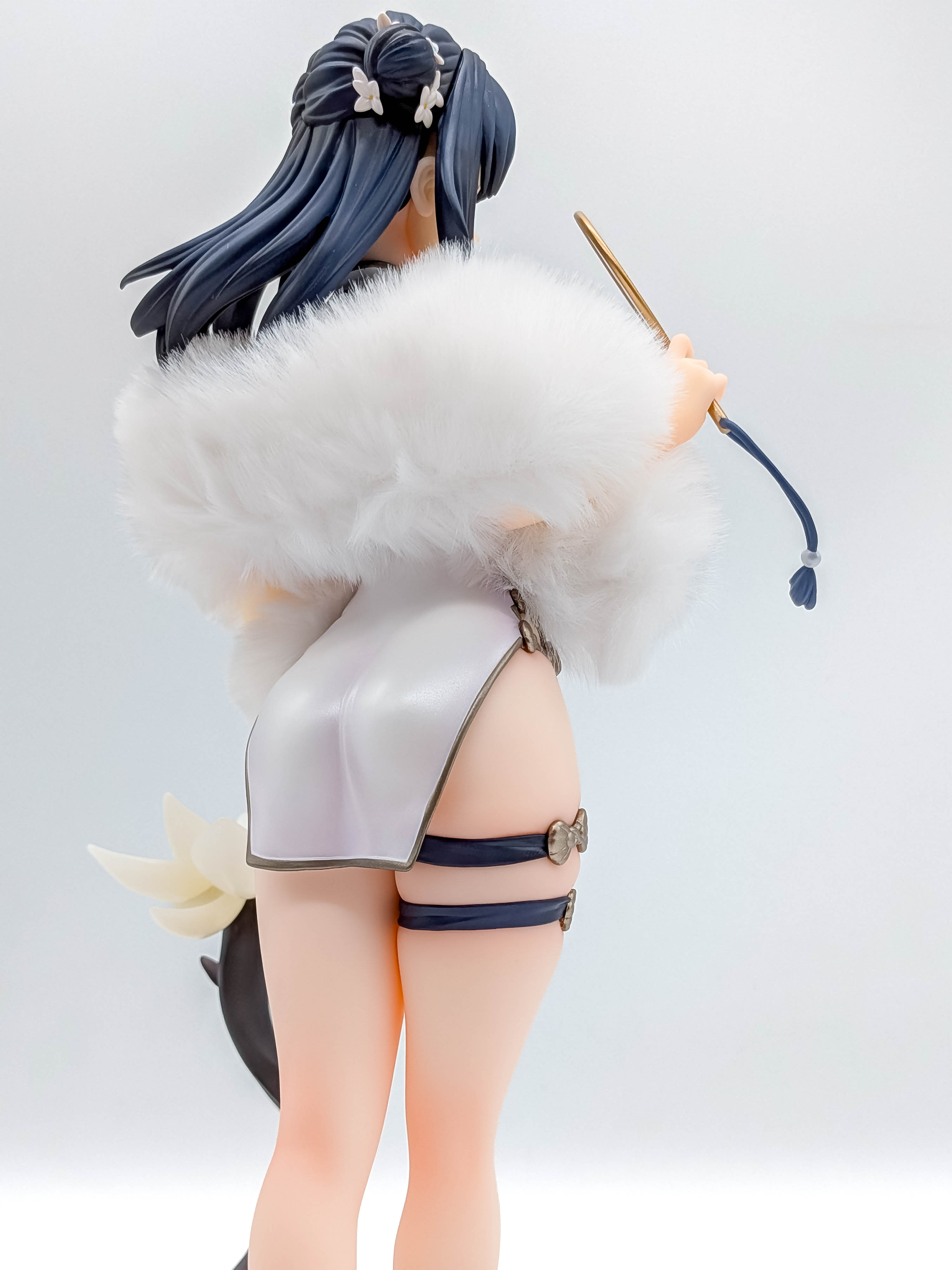 Rikka Takarada figure rear three-quarter dress and leg decoration