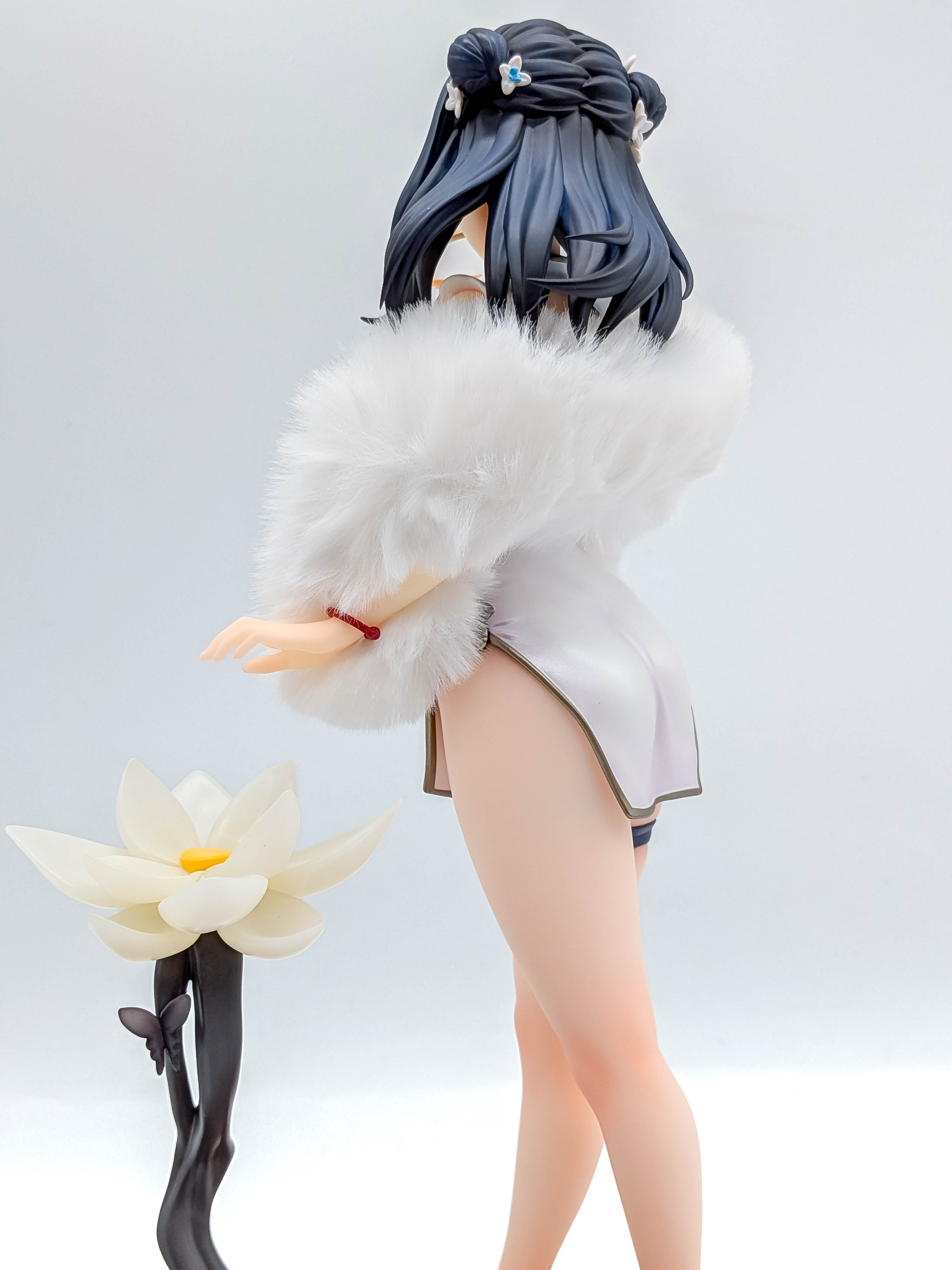 Rikka Takarada figure opposite rear hair fur and bracelet detail