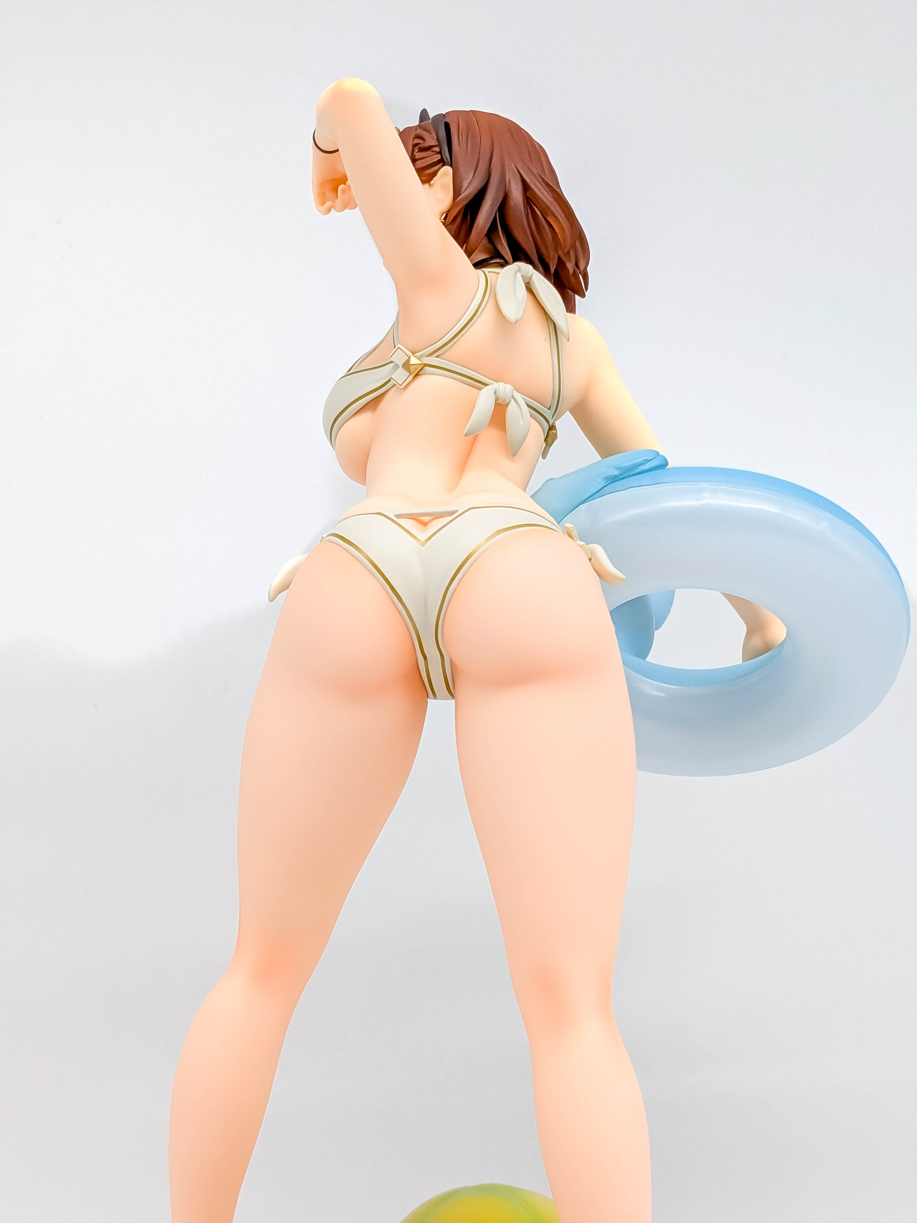 Ryza White Swimsuit Ver. low rear full-body view