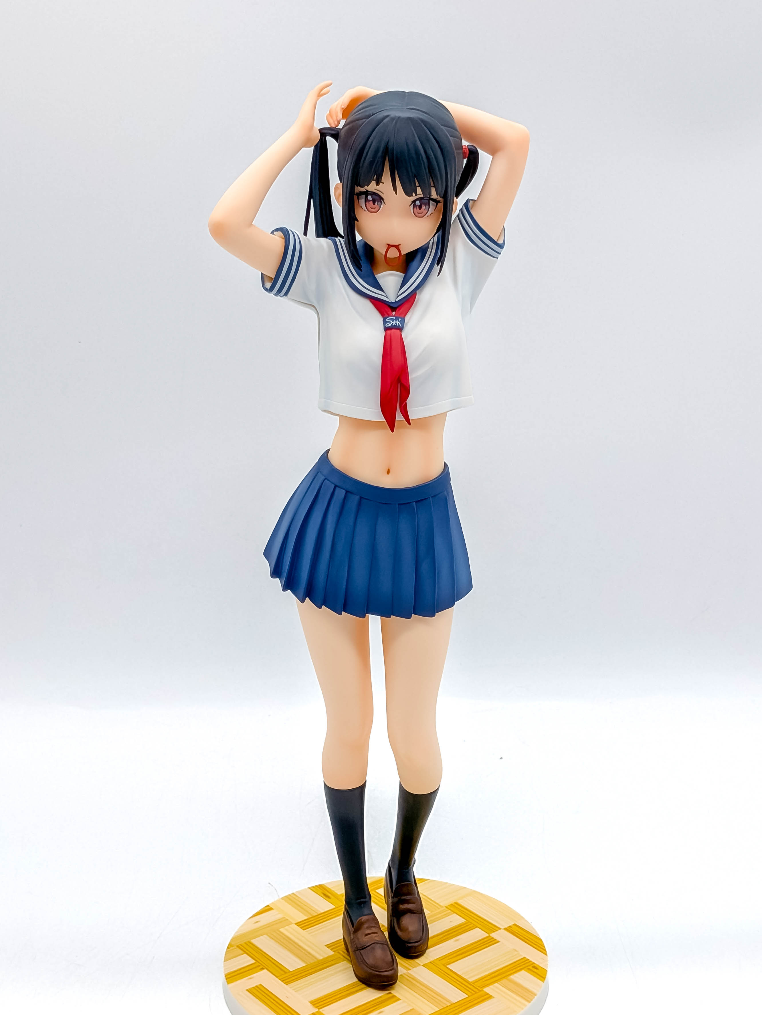 Sailor Fuku no Mannaka figure main front view in sailor uniform