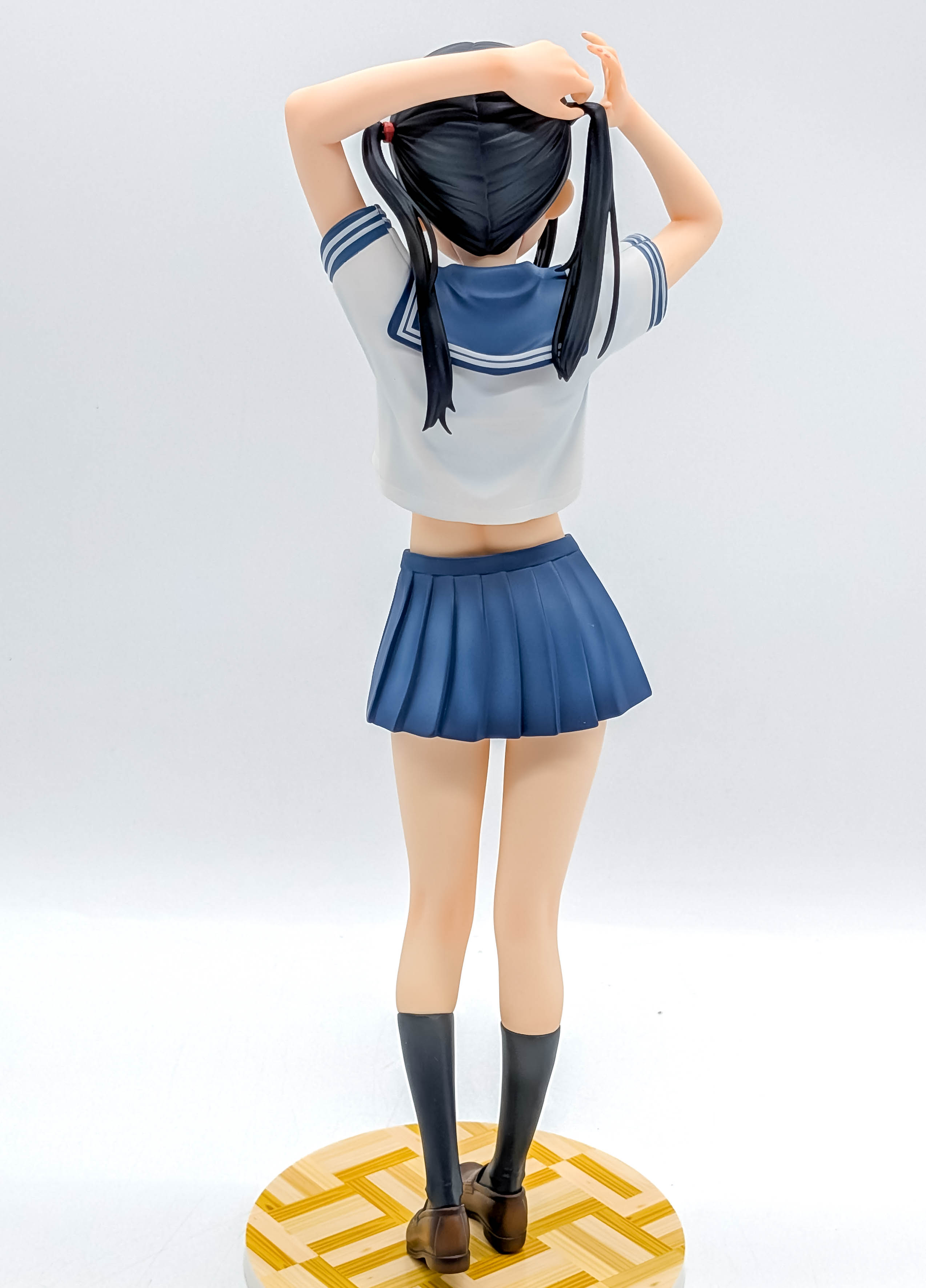 Sailor Fuku no Mannaka figure full rear view in sailor uniform