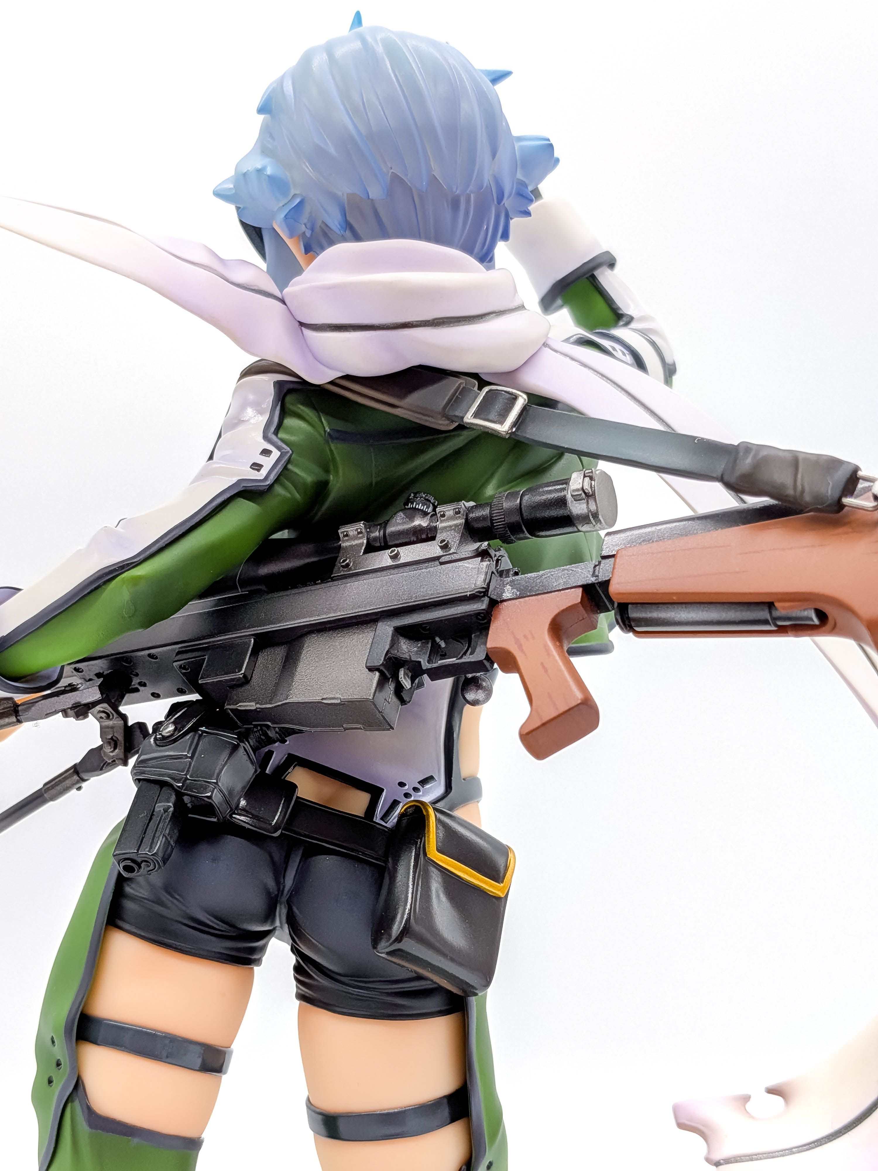 Sinon figure Hecate II scope stock and rear equipment close-up