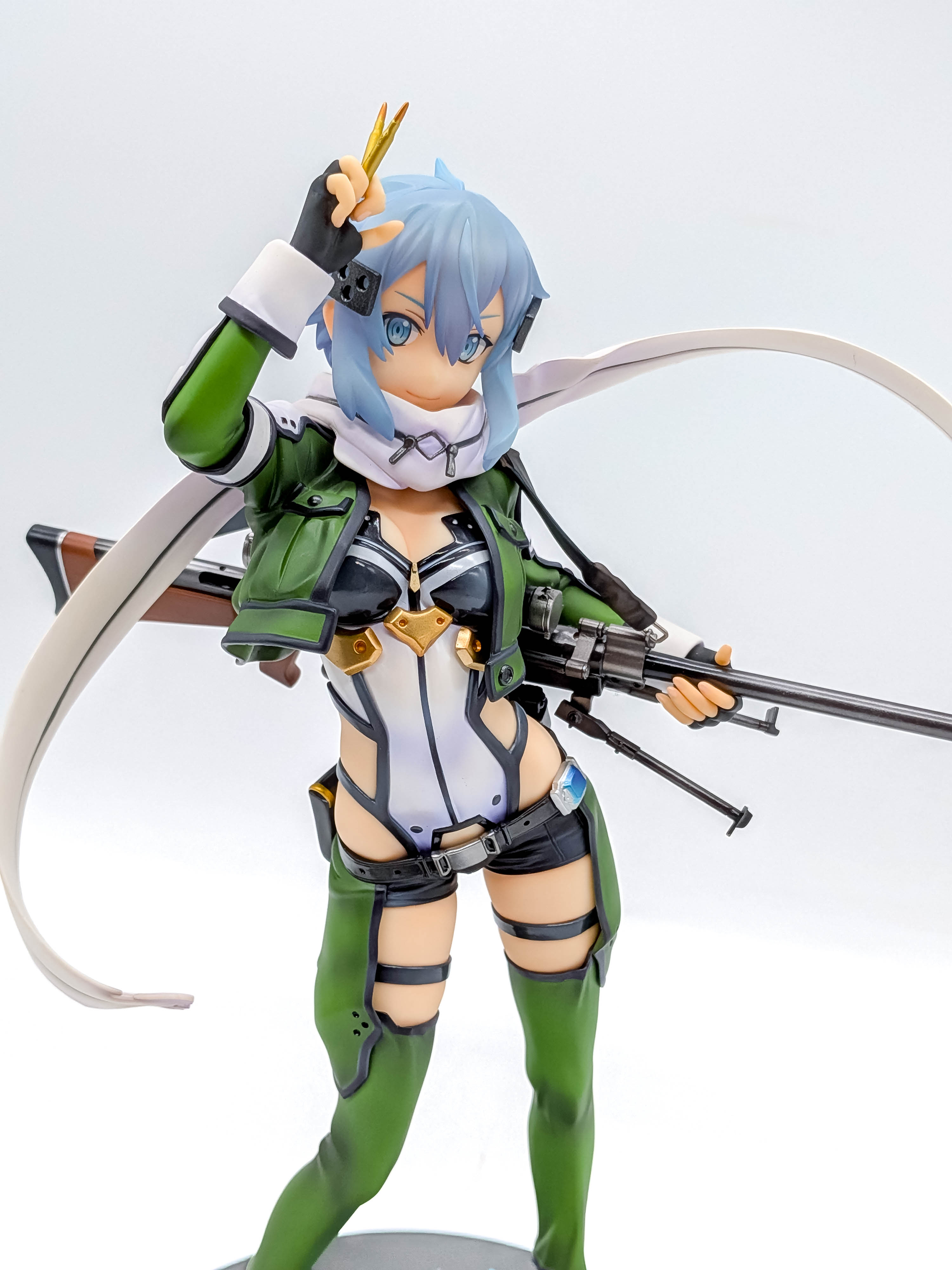 Sinon figure upper-body GGO costume rifle and belt detail