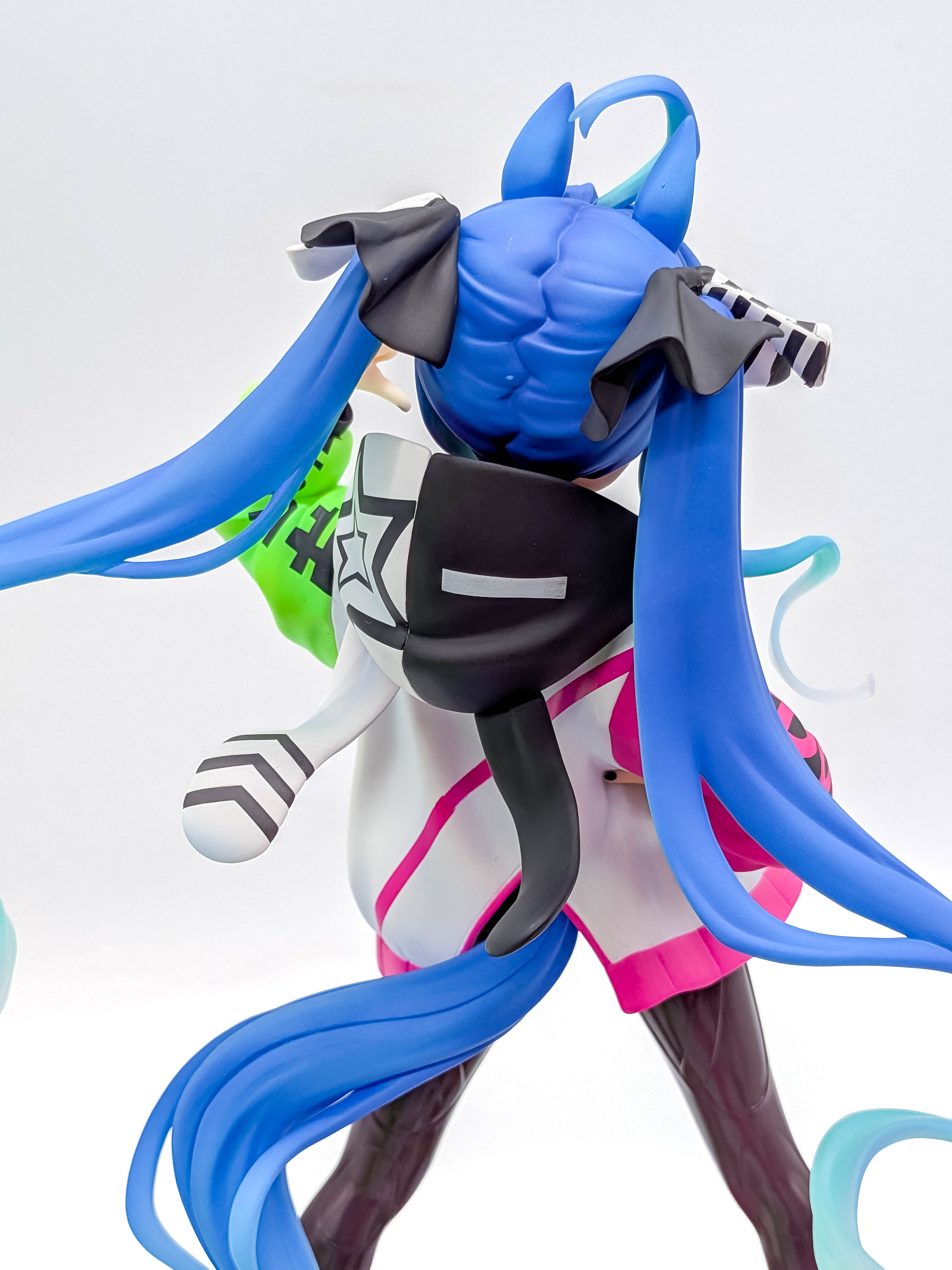 Twin Turbo figure rear hood ribbons hair and tail close-up