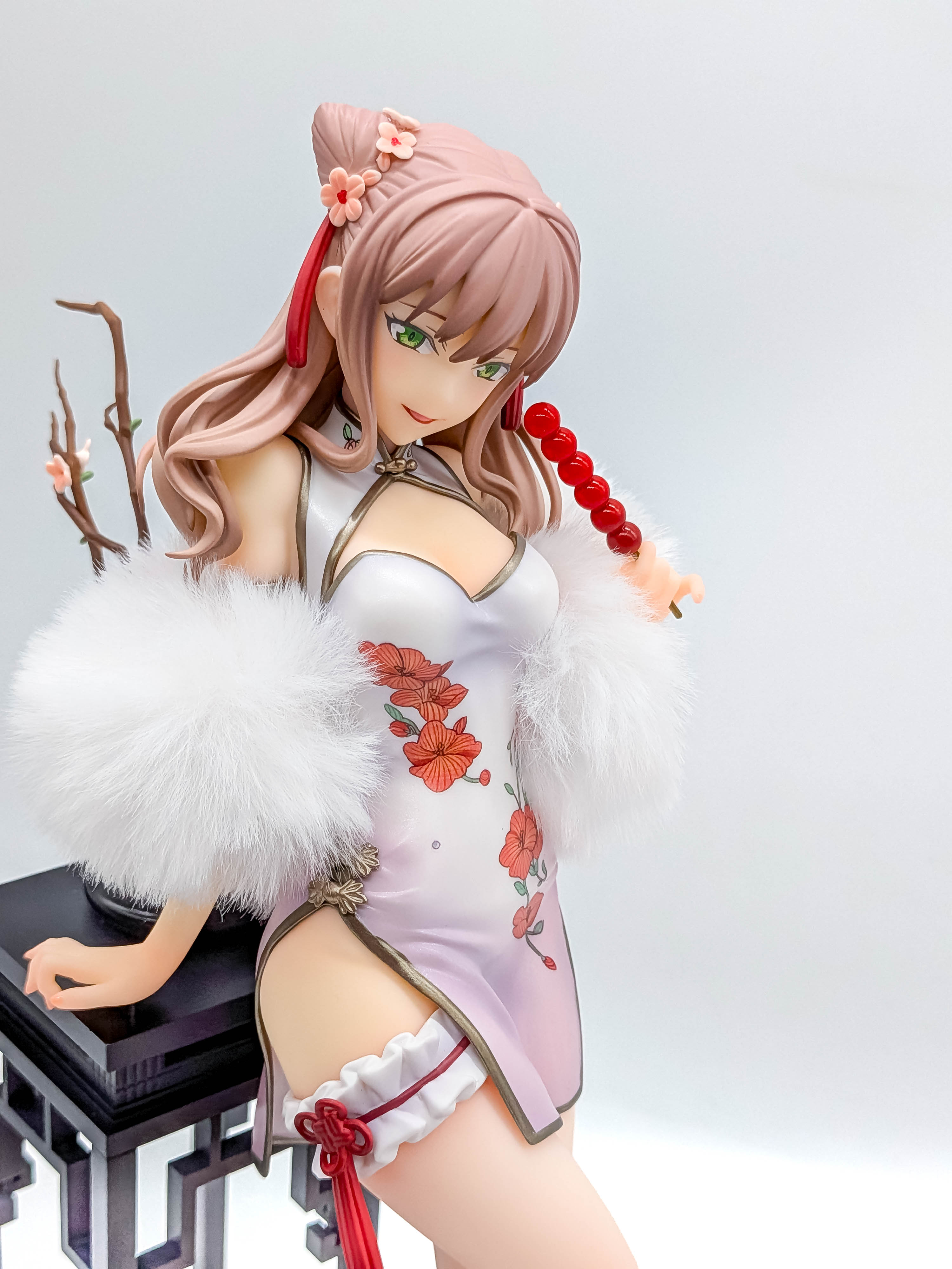 Yume Minami figure hairstyle flower ornaments and upper costume