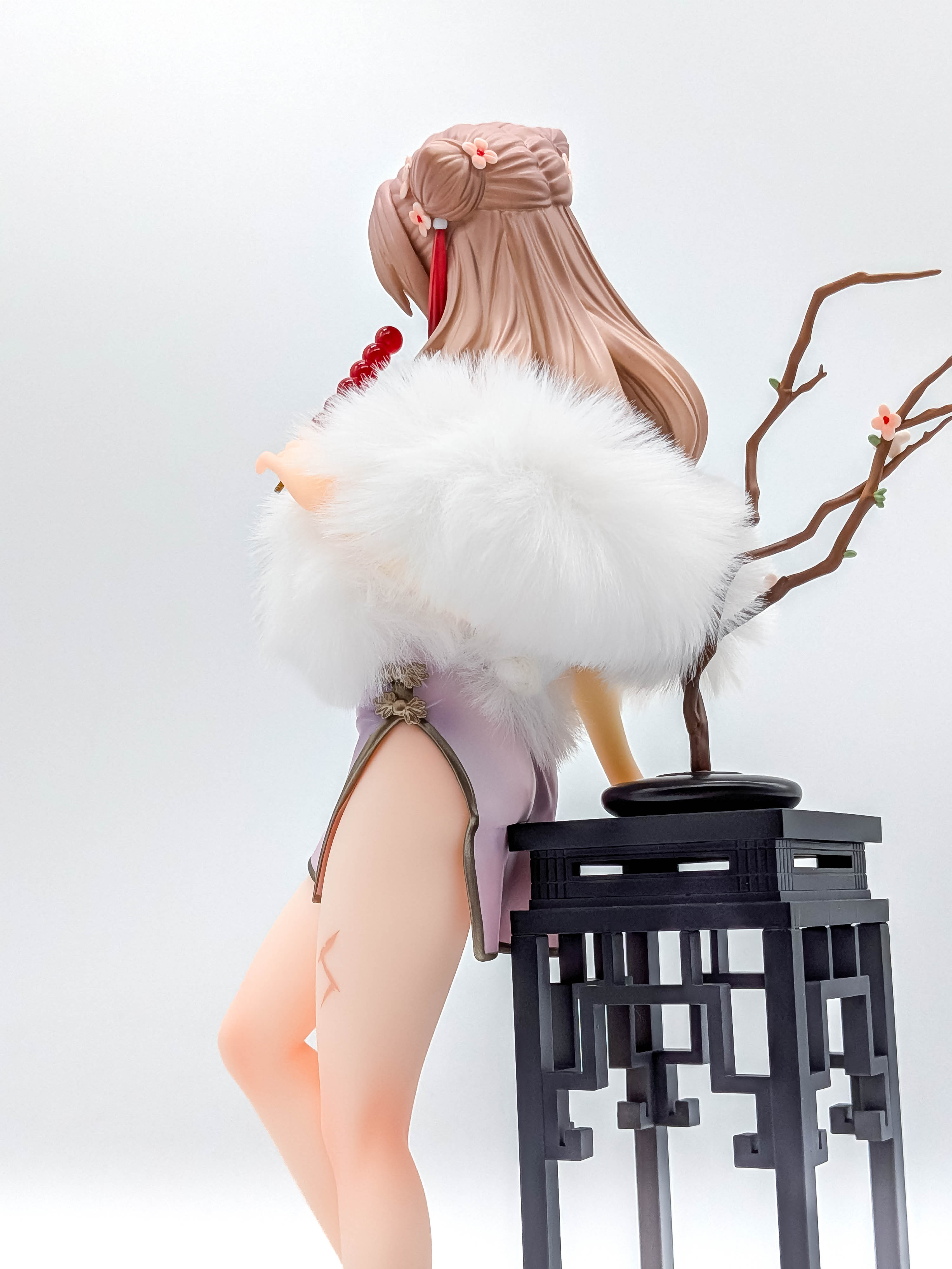 Yume Minami figure alternate rear-side view with plum branch
