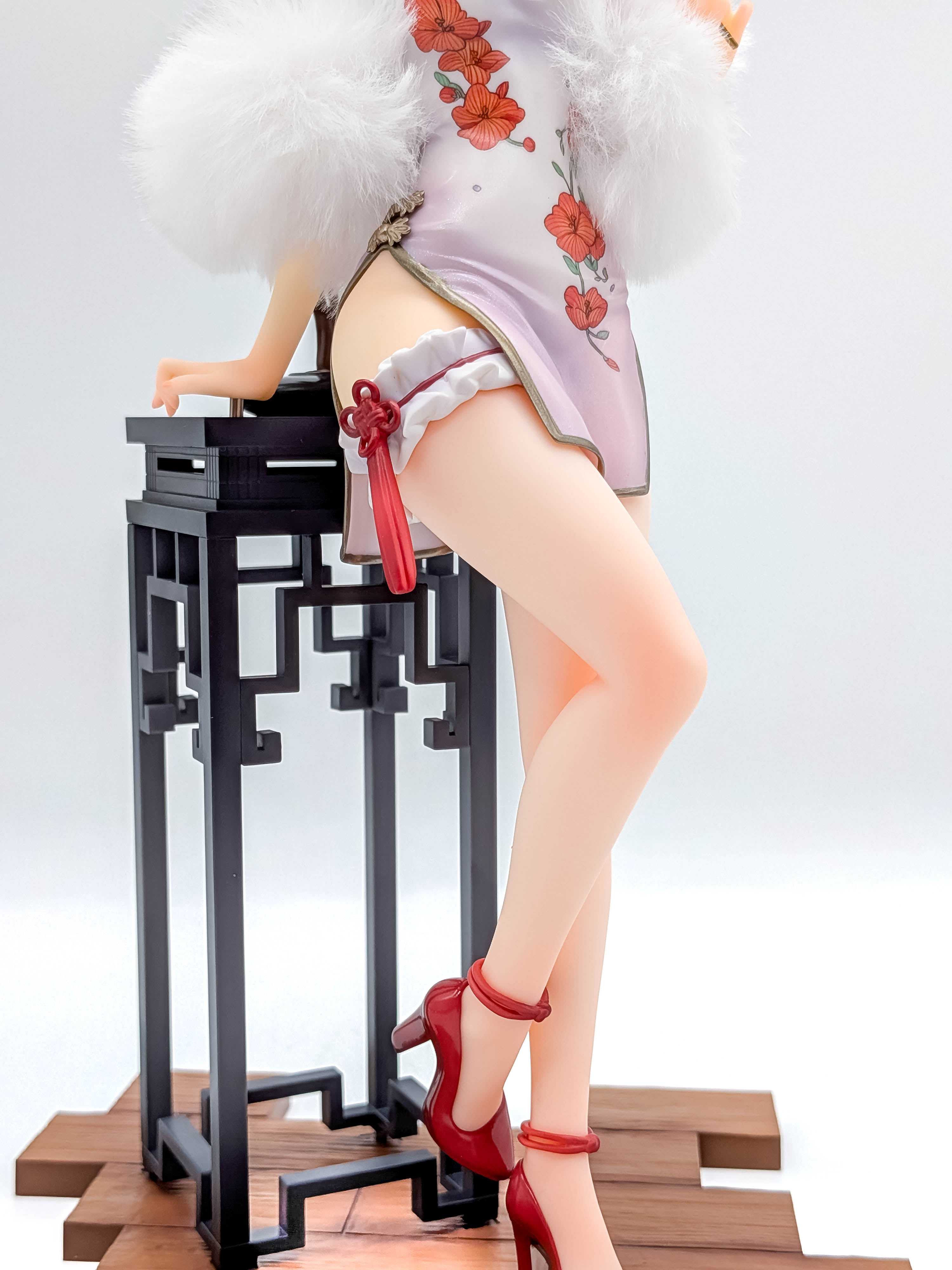Yume Minami figure China dress thigh ornament legs and red heels